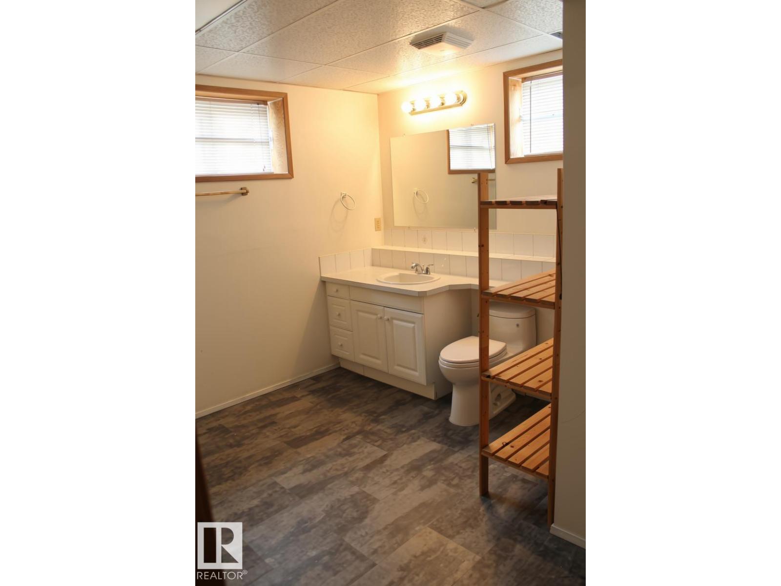 7703 104 AV NW - Image 51