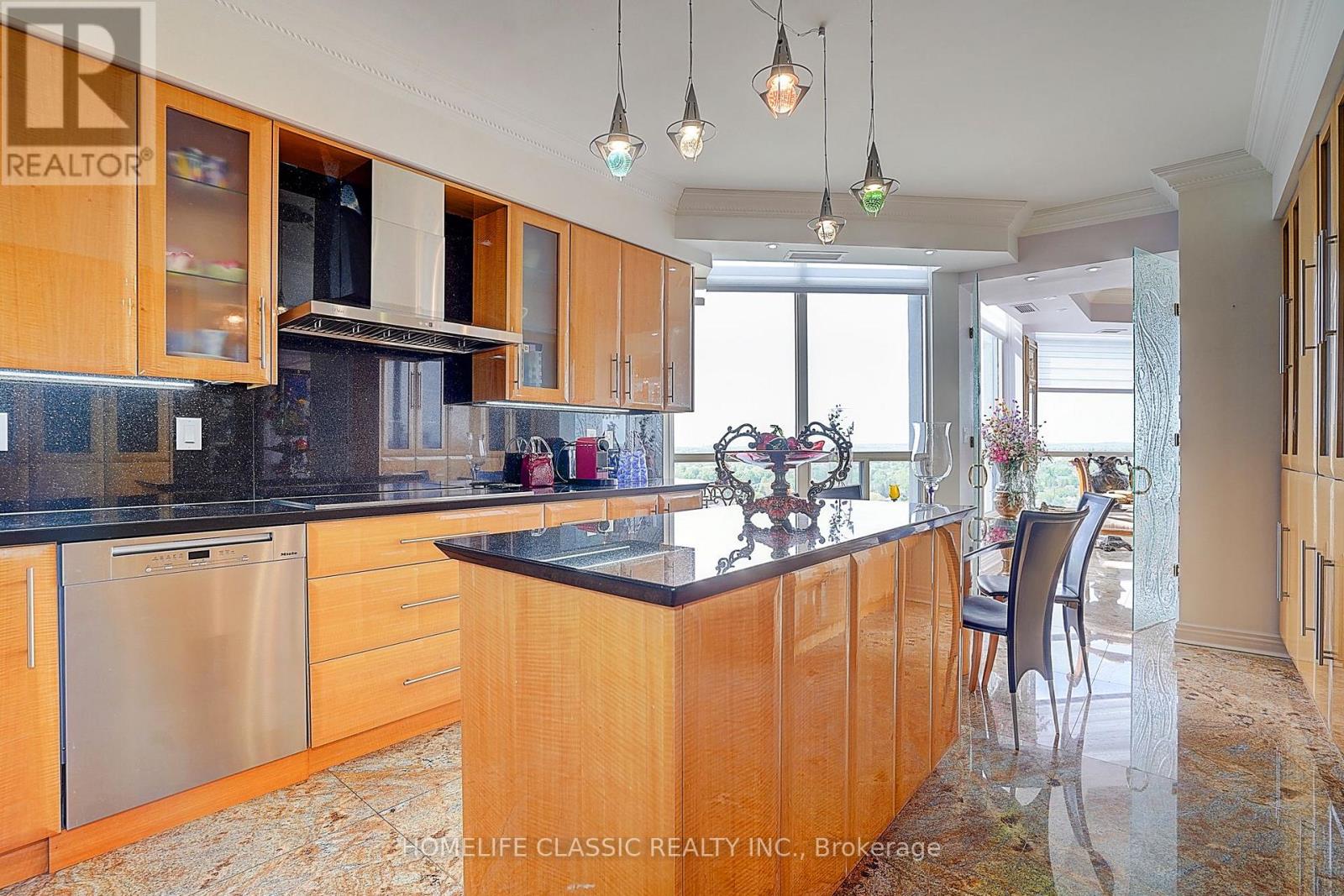 #PH 7 1 CLARK AVENUE - Image 16