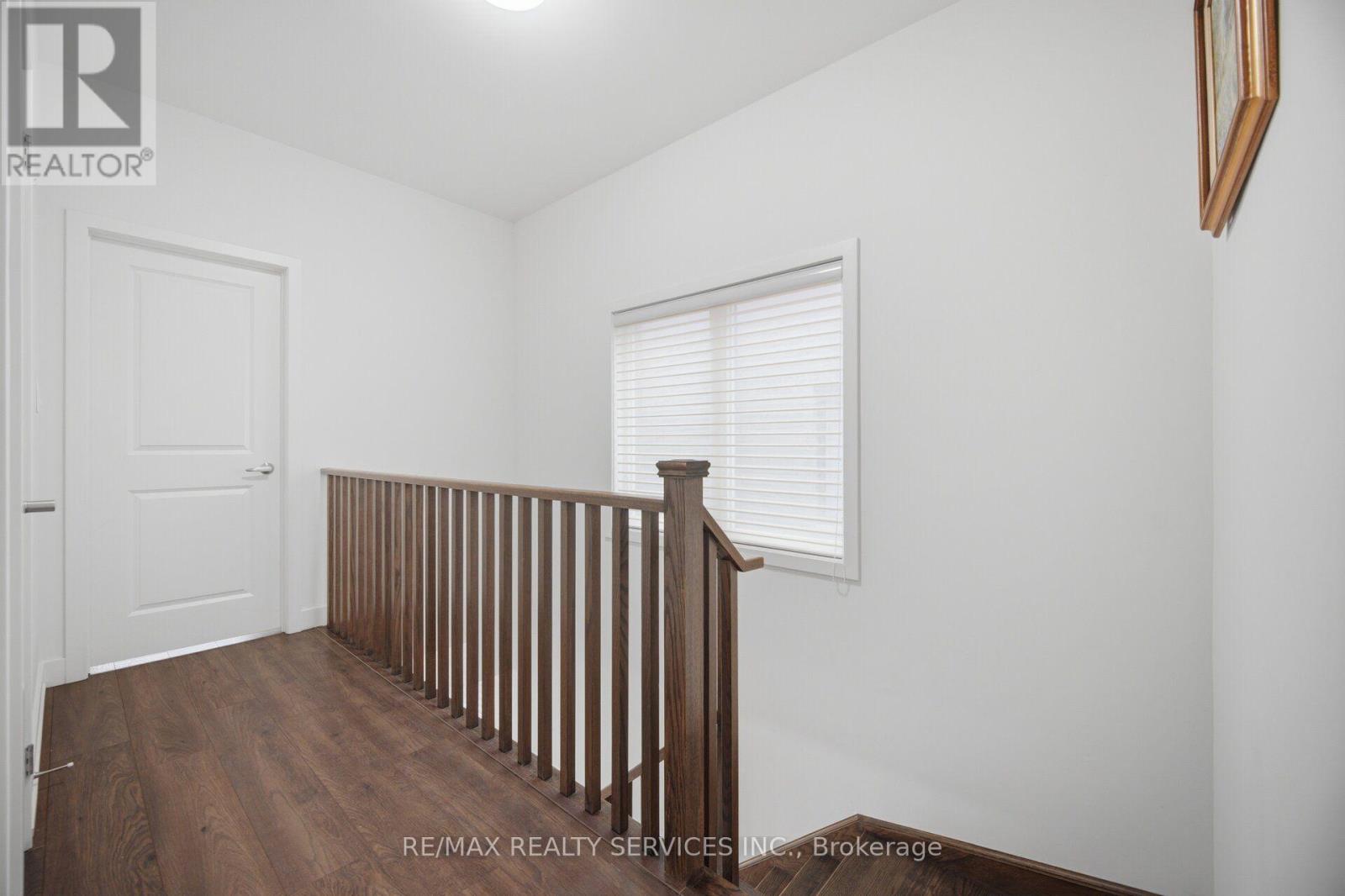 58 PAGEANT AVENUE - 32