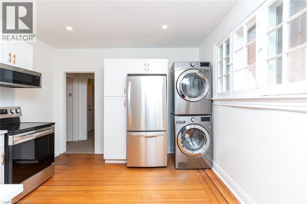 #2 326 LOCKE Street South, Hamilton, Ontario, L8P4C6, Hamilton, Ontario — photo 3 of 5
