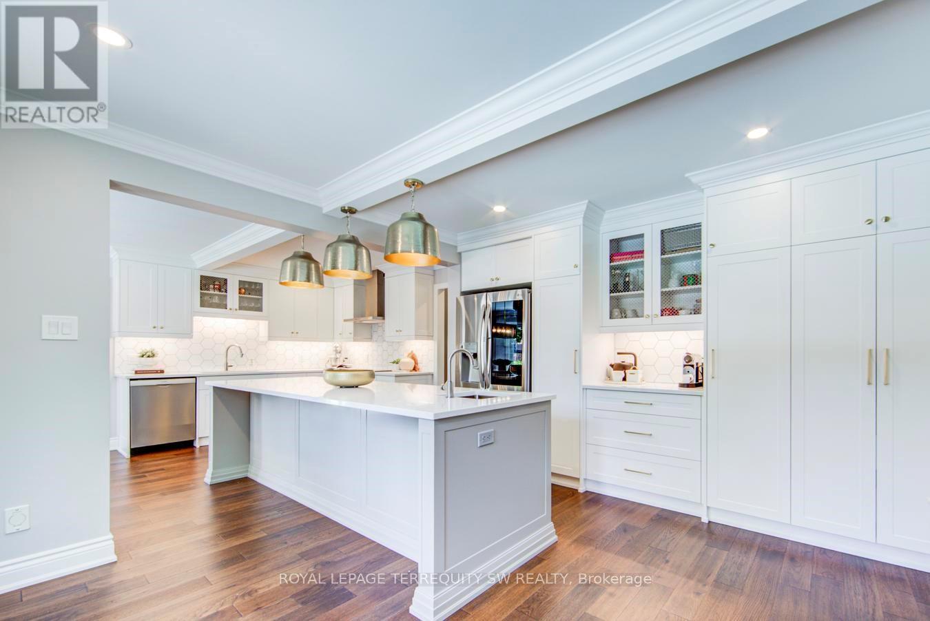 2025 PARKLANE CRESCENT - 10