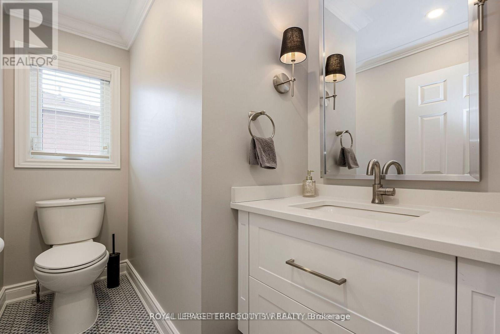 2025 PARKLANE CRESCENT - 17