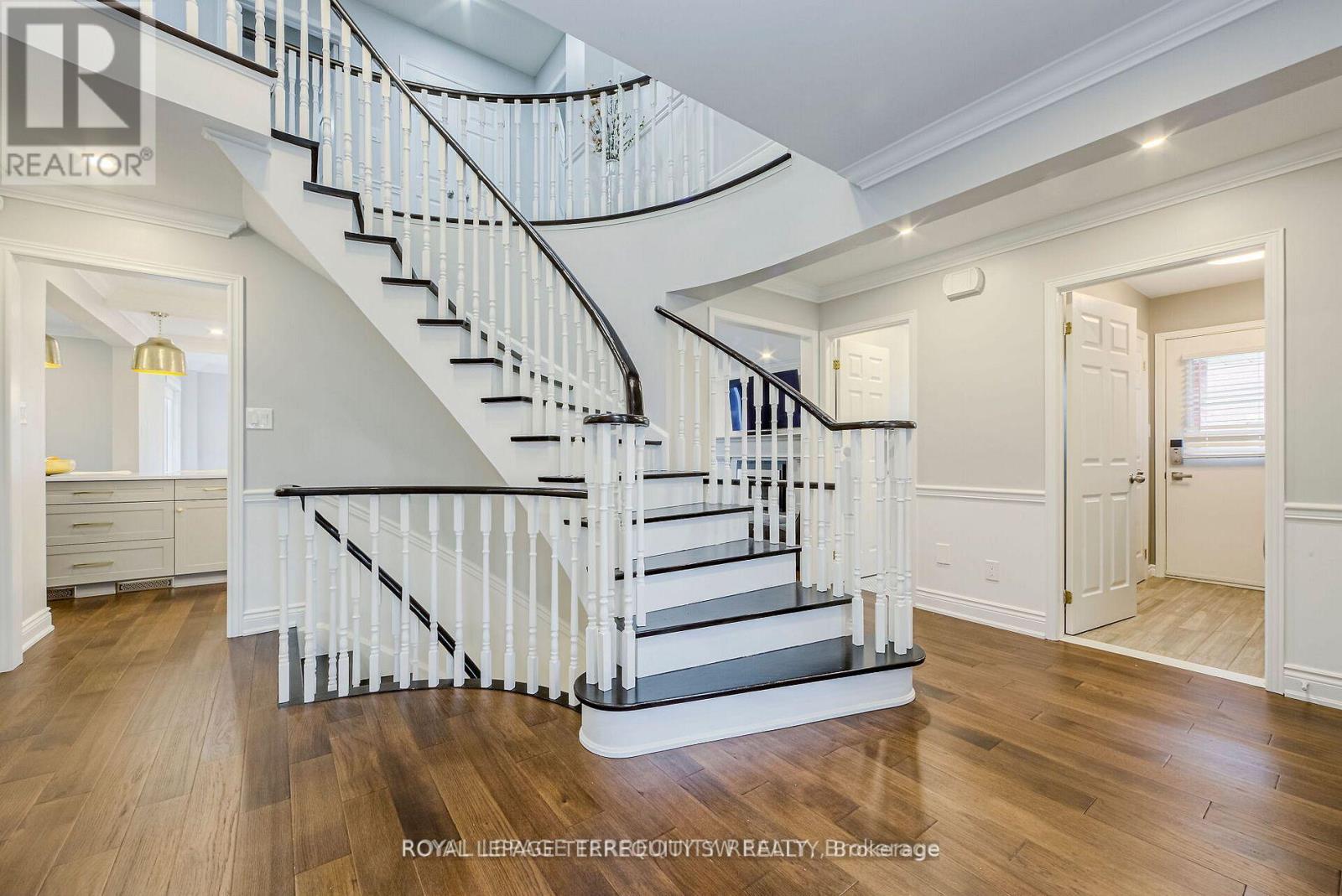 2025 PARKLANE CRESCENT - 2