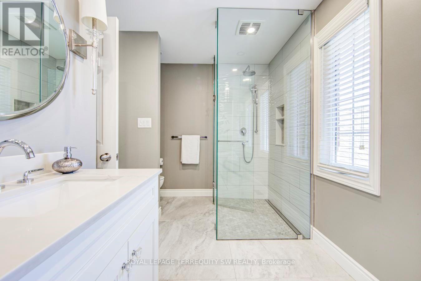 2025 PARKLANE CRESCENT - 22
