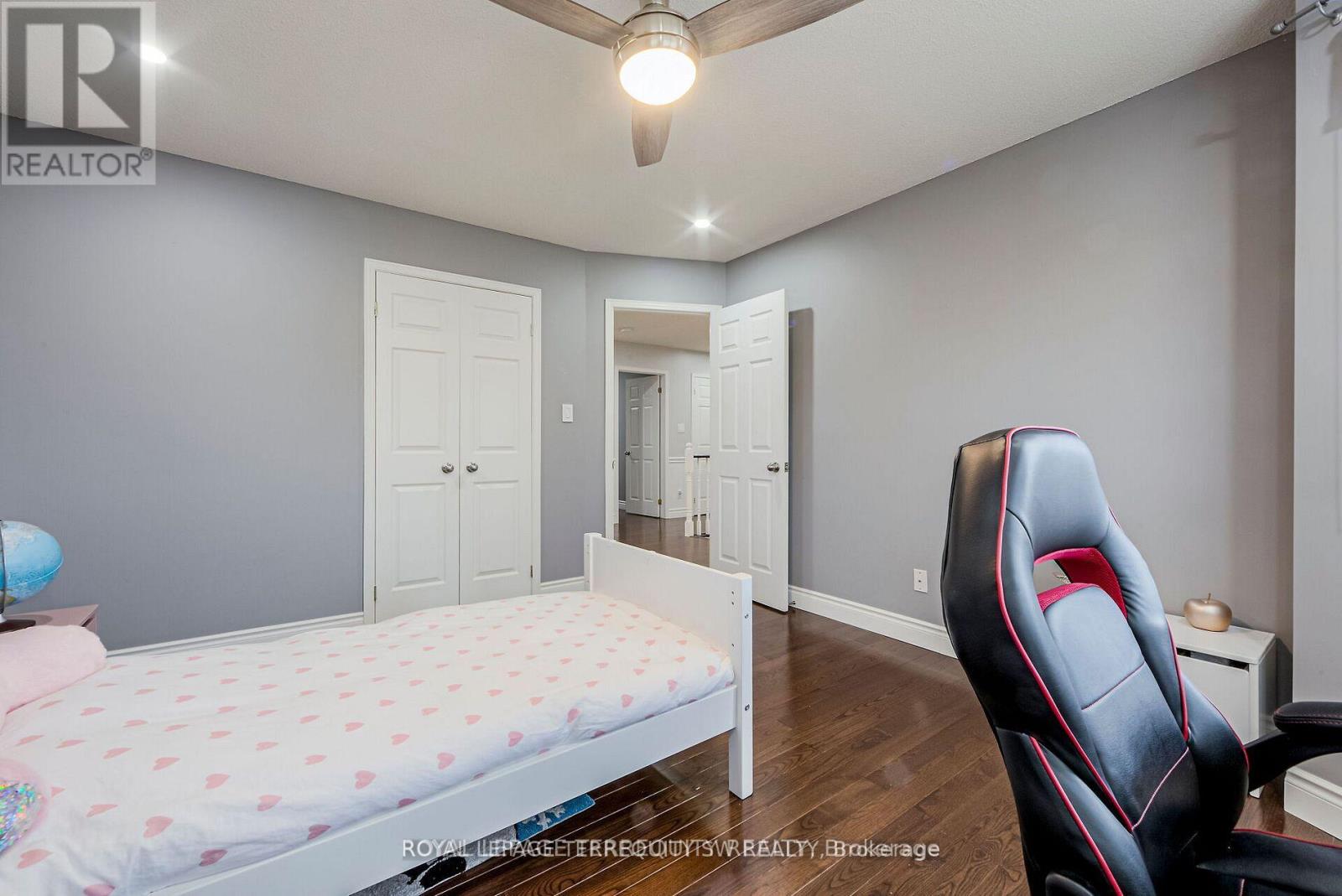 2025 PARKLANE CRESCENT - 29
