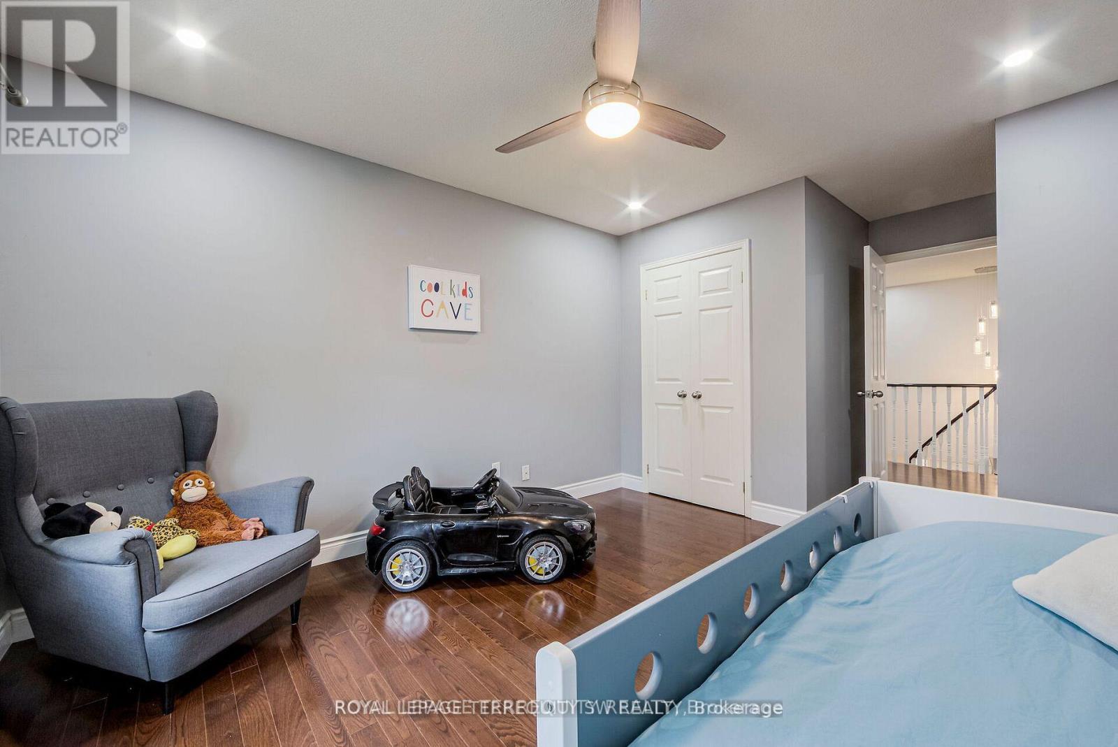 2025 PARKLANE CRESCENT - 31