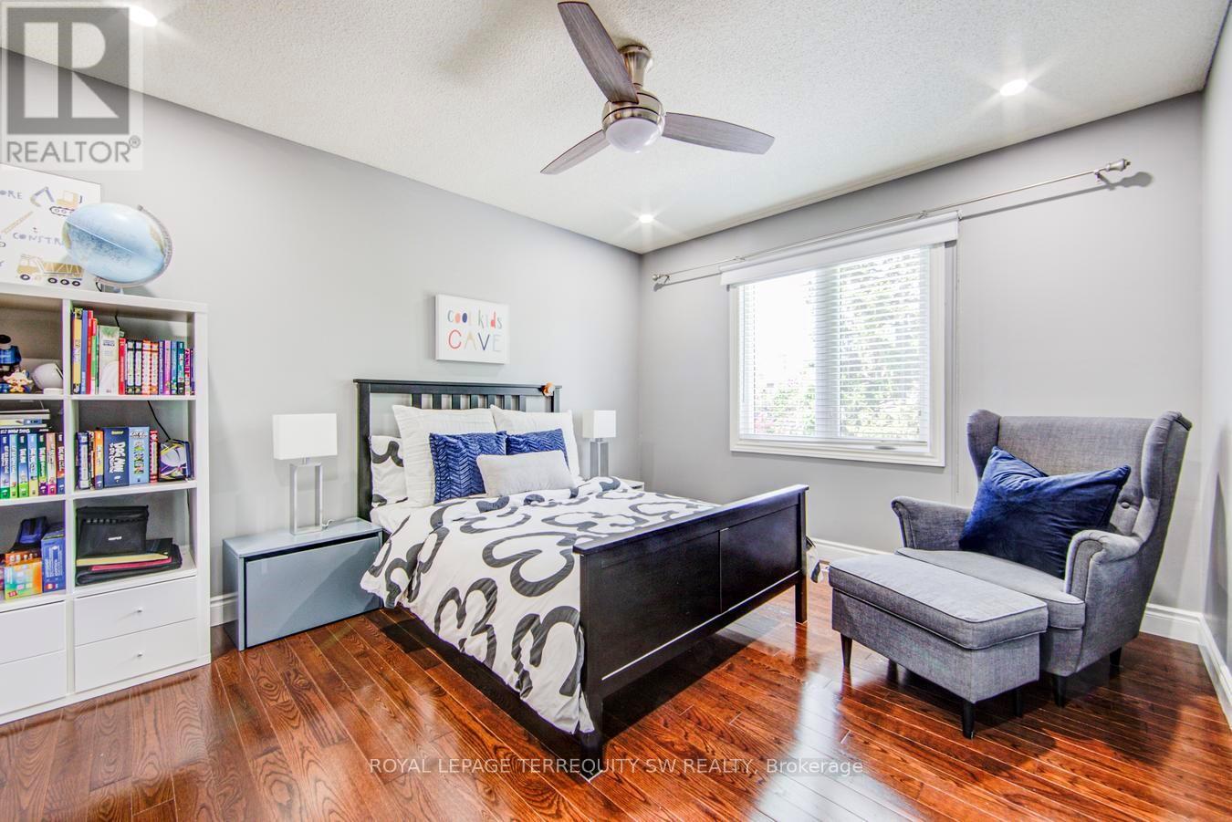 2025 PARKLANE CRESCENT - Image 32