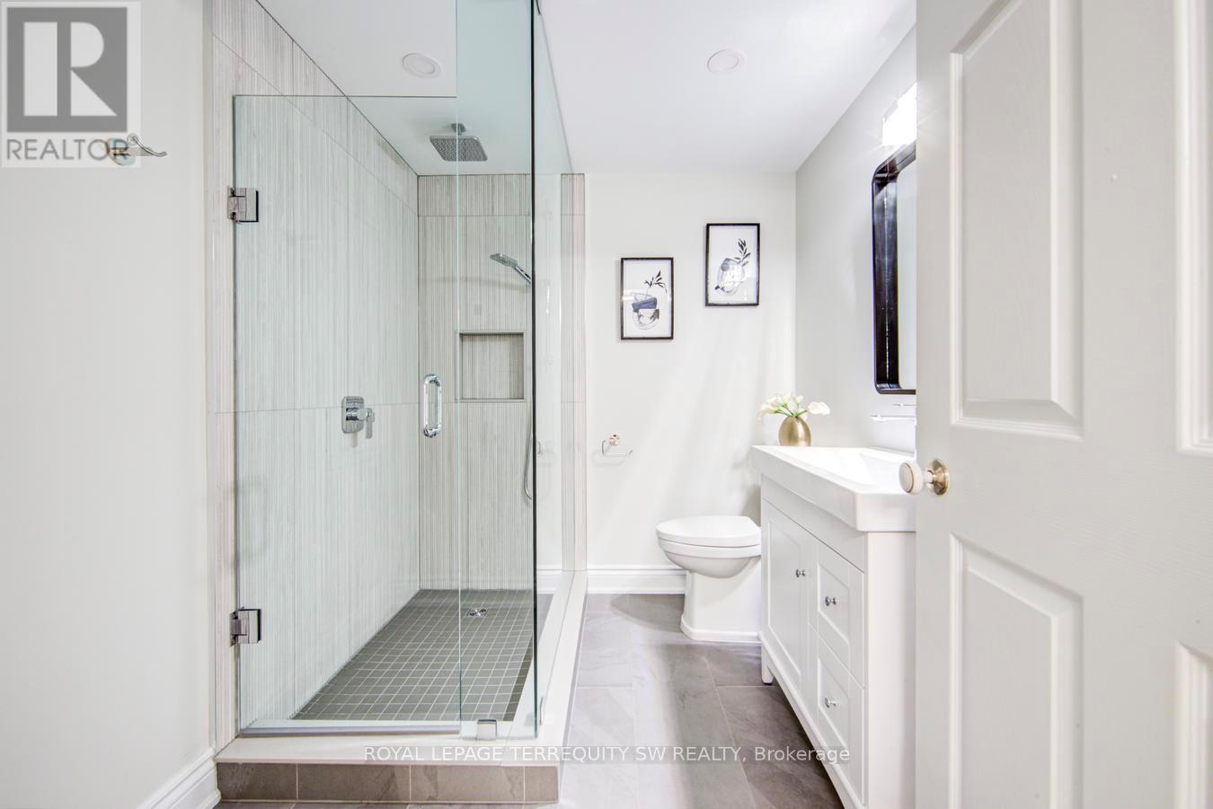 2025 PARKLANE CRESCENT - Image 35