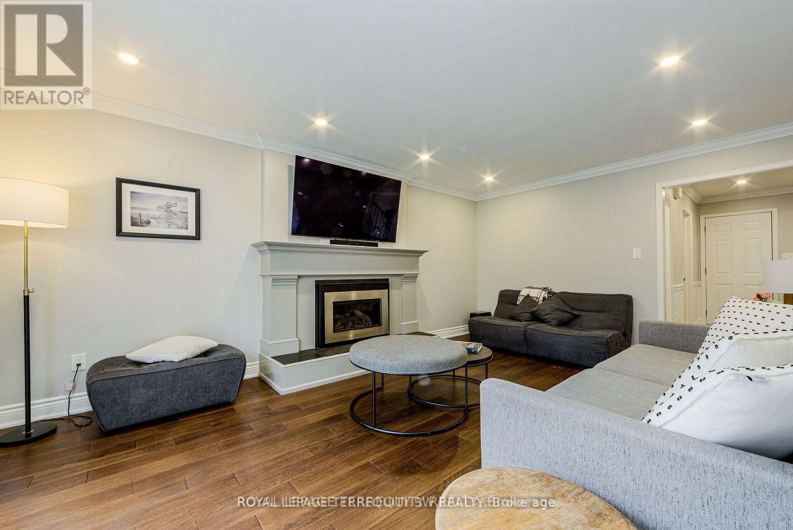 2025 PARKLANE CRESCENT - 6