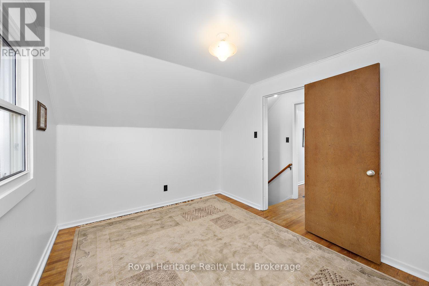 722 GILLESPIE AVENUE - 22