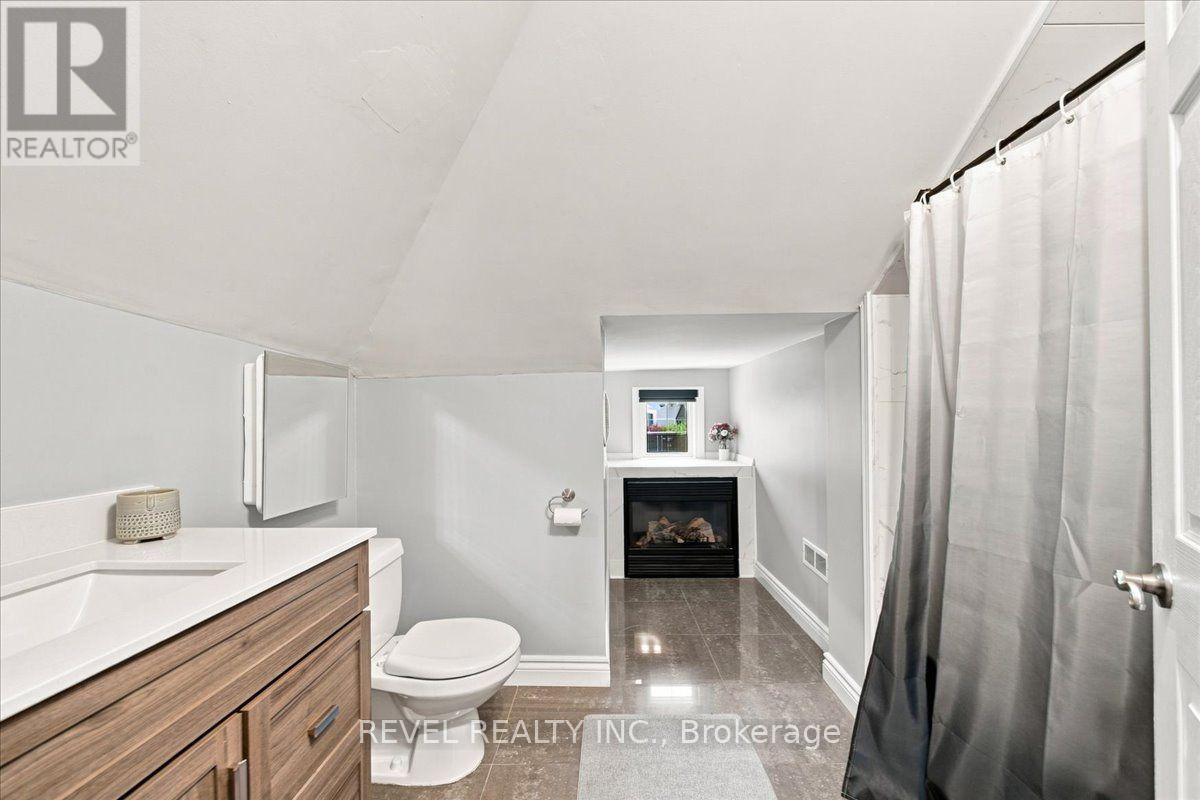 3 QUEEN STREET S - 29