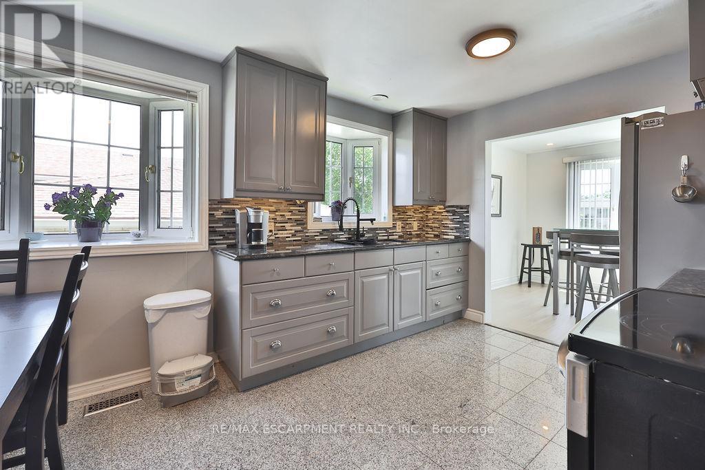 11 LYNWOOD DRIVE - 7