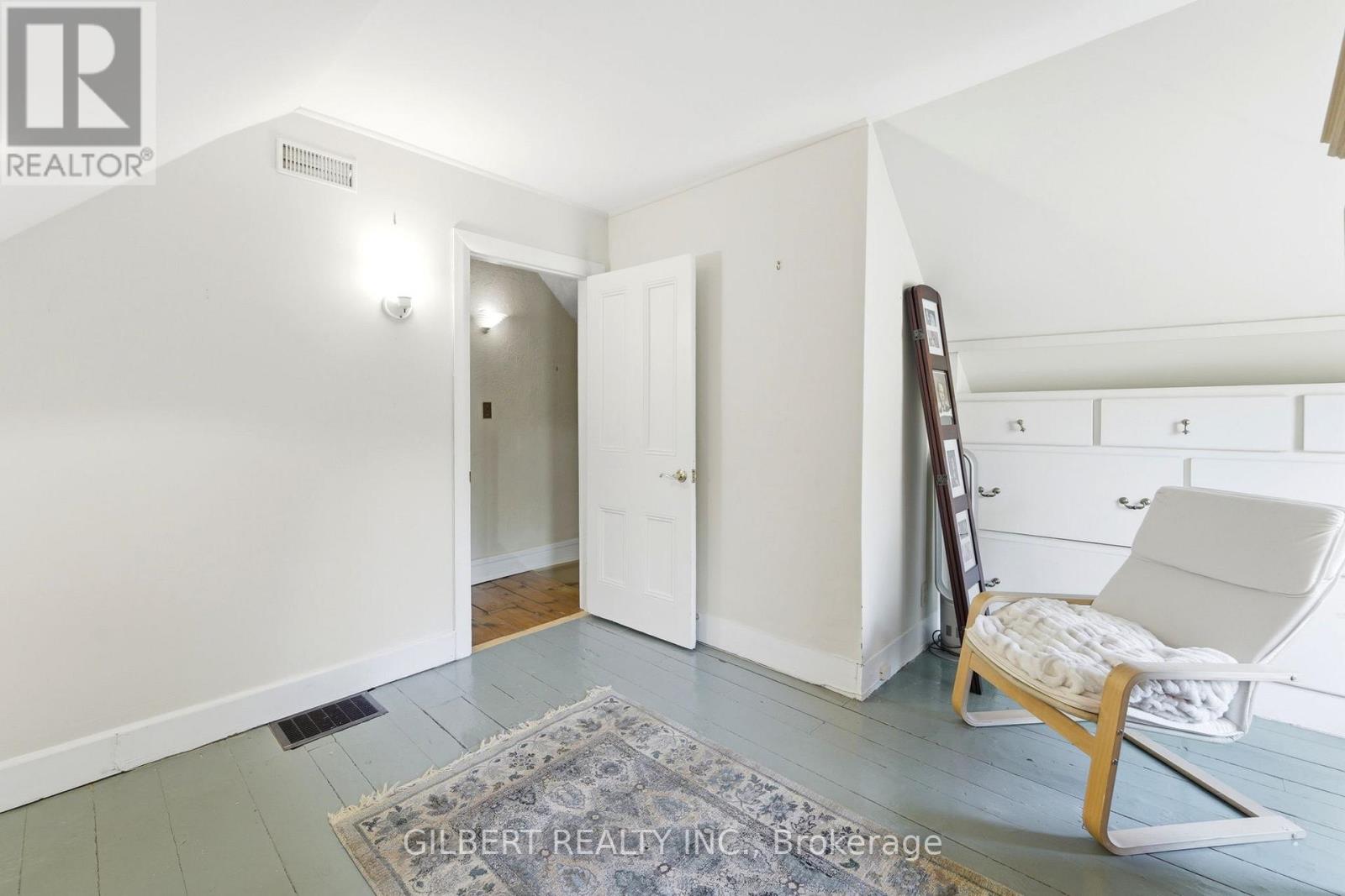 367 CHARLTON AVENUE W - Image 13