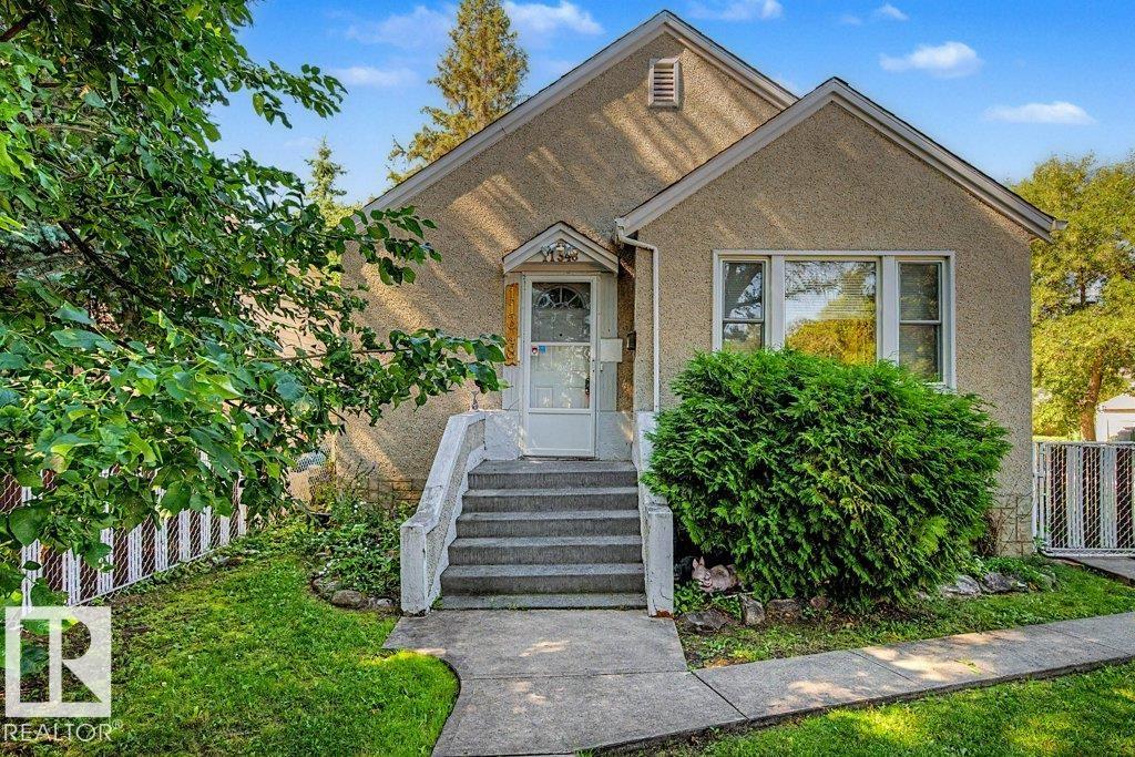 11348 85 ST NW - 1