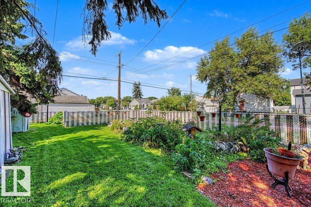 11348 85 ST NW - 19