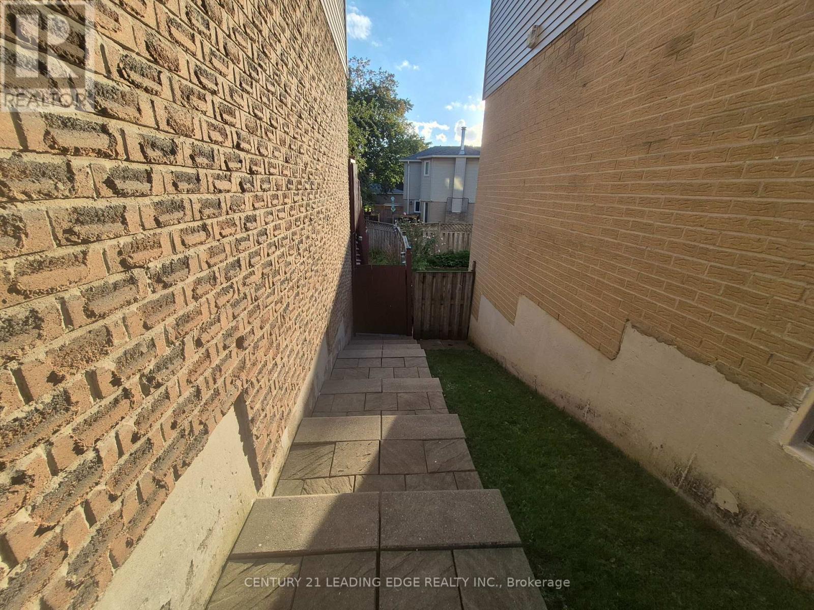 #BSMT 65 Reed Drive, Ajax (Central), Ontario, L1S6T6, Ajax (Central), Ontario — photo 2 of 5