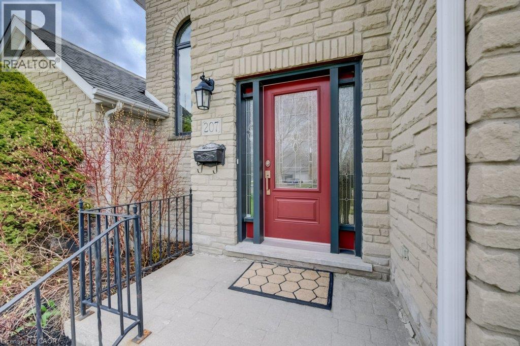 207 WOODRIDGE Drive - Image 4
