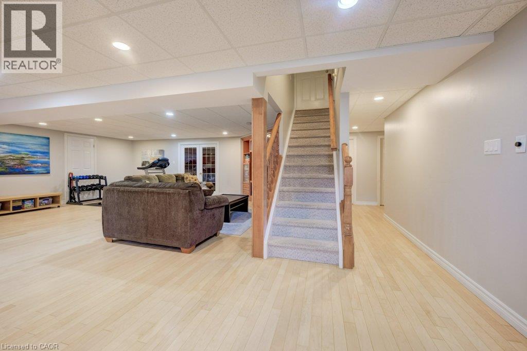 207 WOODRIDGE Drive - Image 29