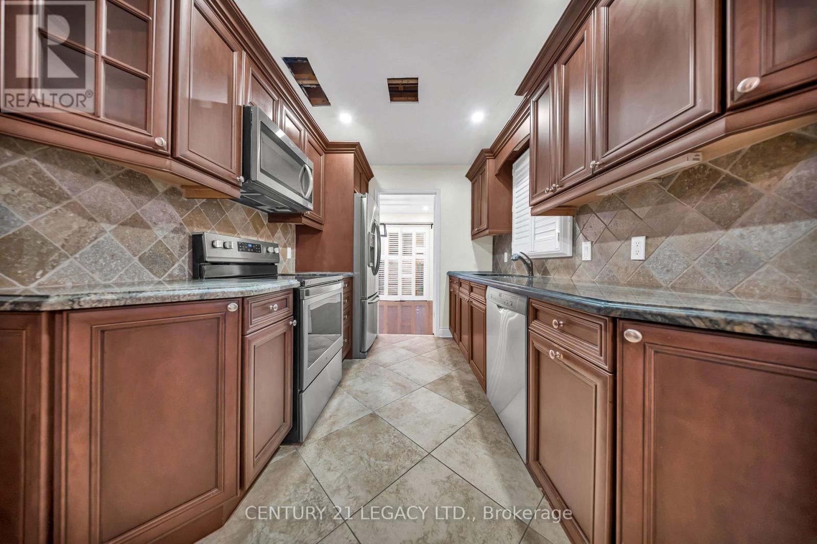6772 DOLMAGE COURT - Image 13
