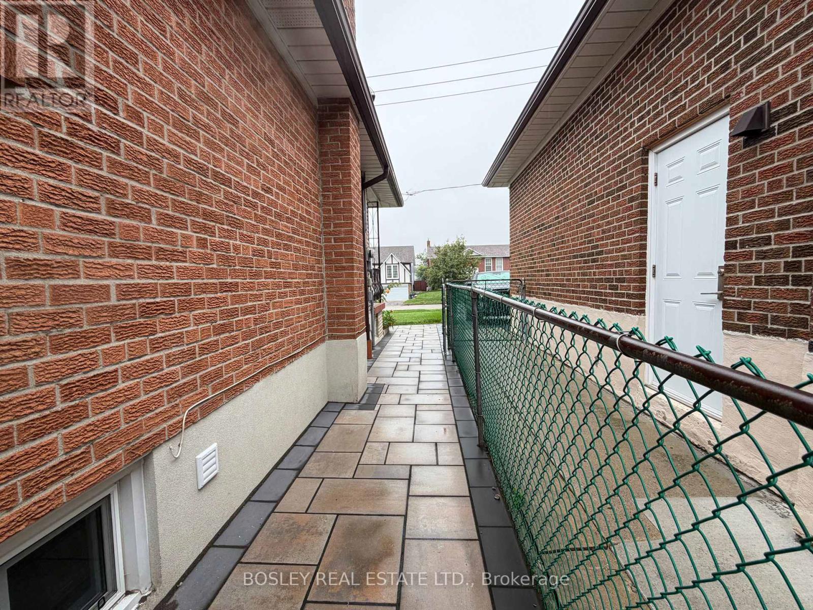 63 Ernest Avenue — photo 32