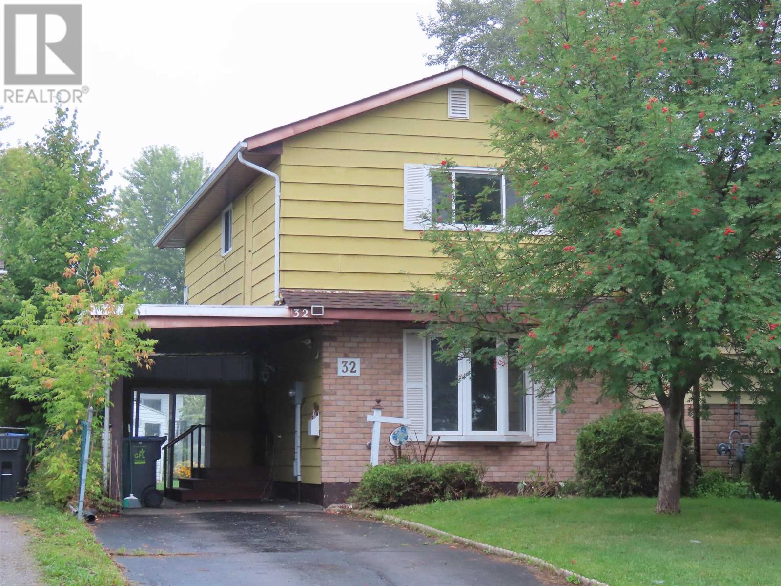 32 Breton RD - 1