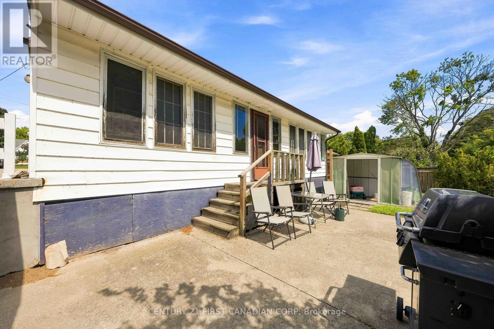 1027 LONDON ROAD - 33