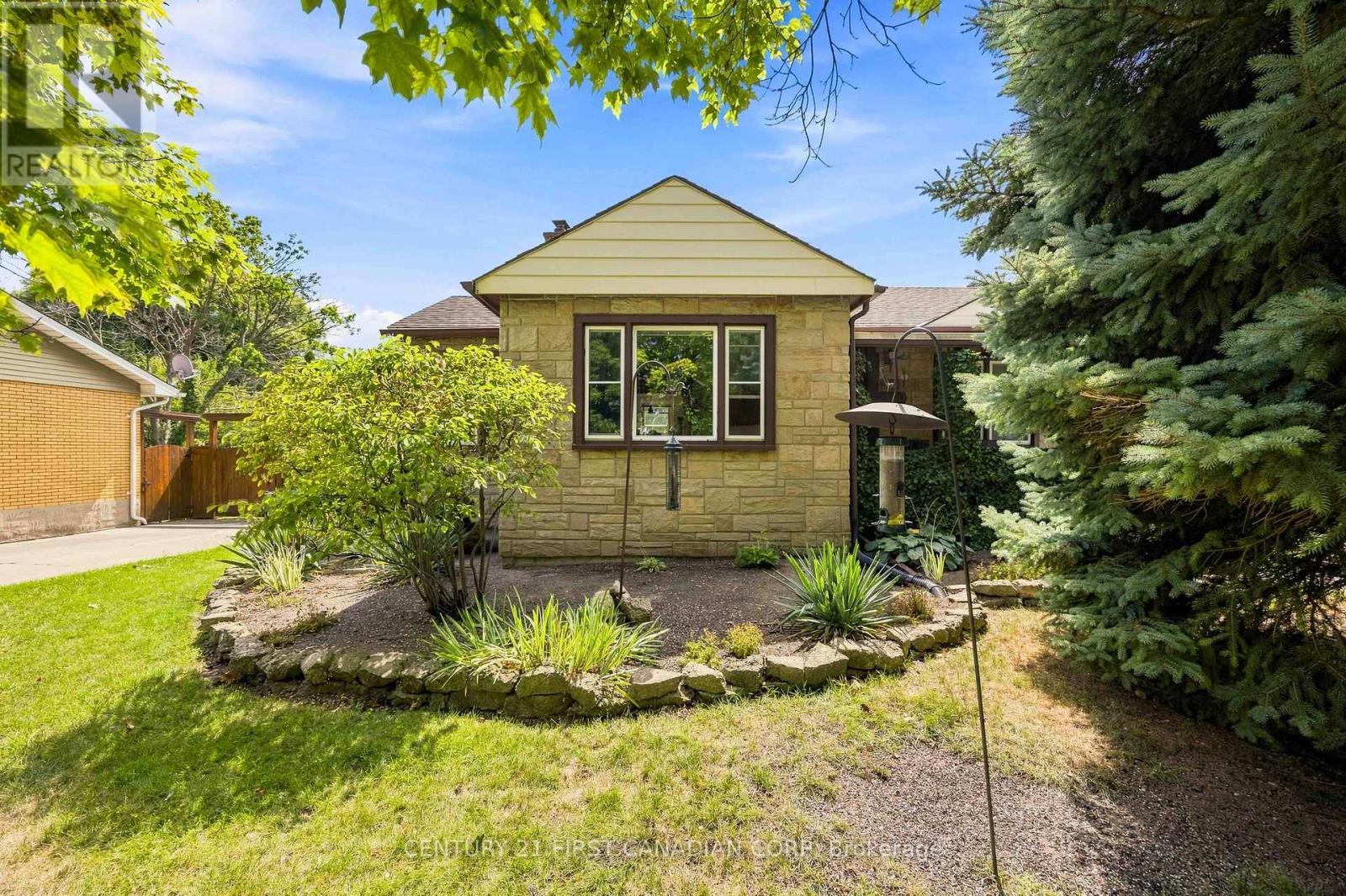 1027 LONDON ROAD - 4