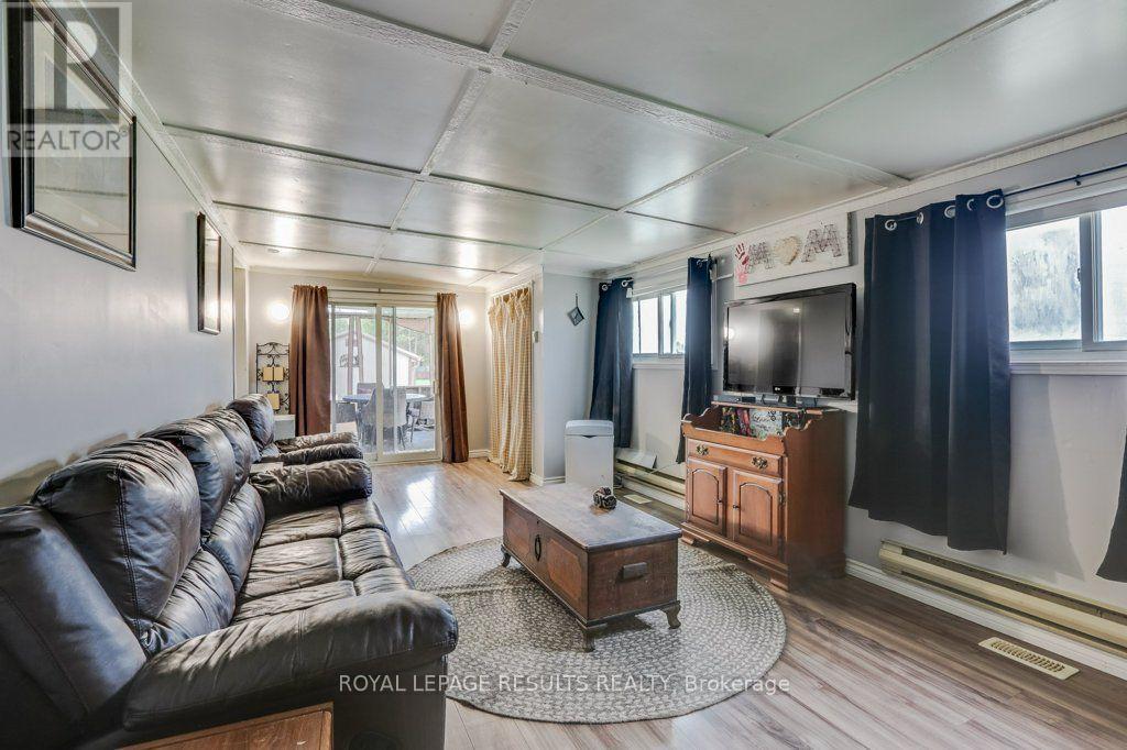 24 PINEVIEW AVENUE - Image 17