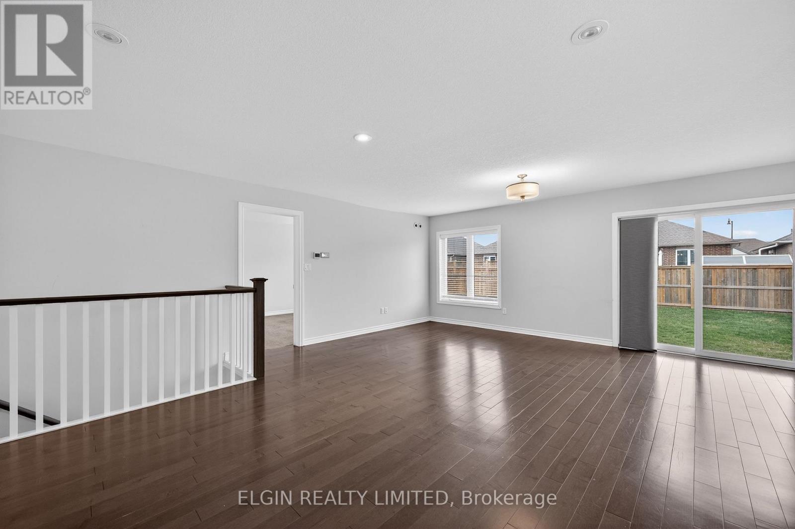 92 RENAISSANCE DRIVE - Image 11