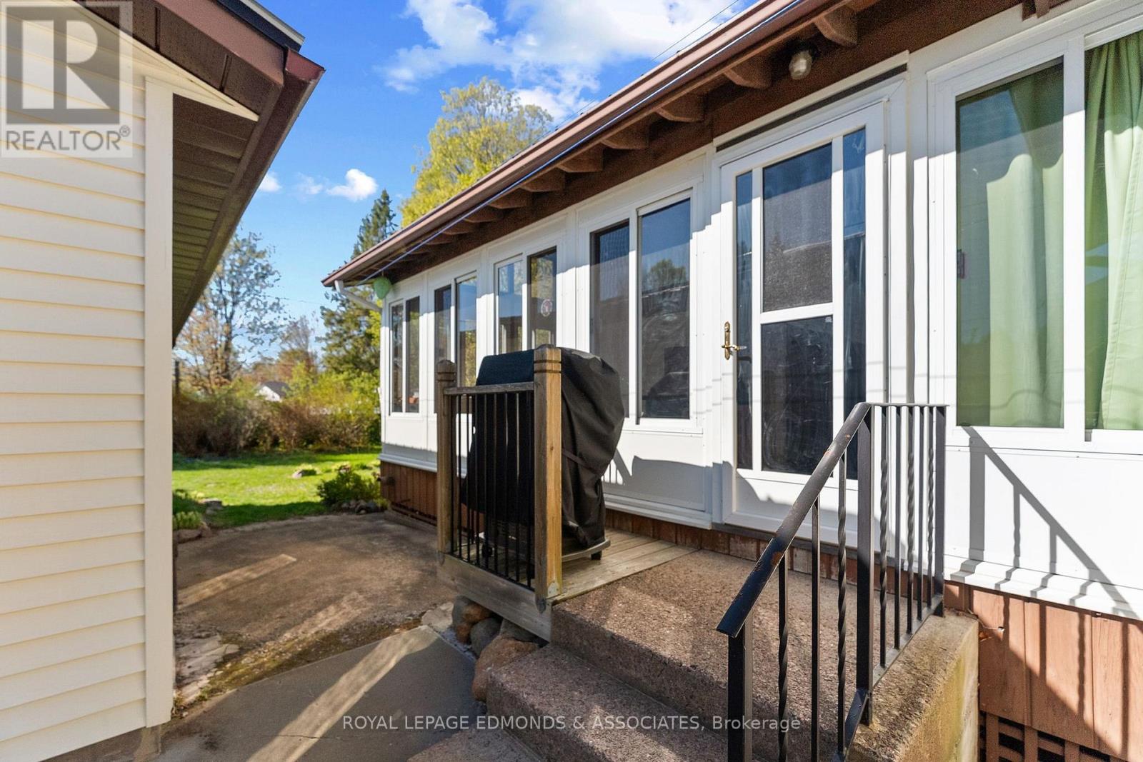 5 LASALLE DRIVE - Image 39