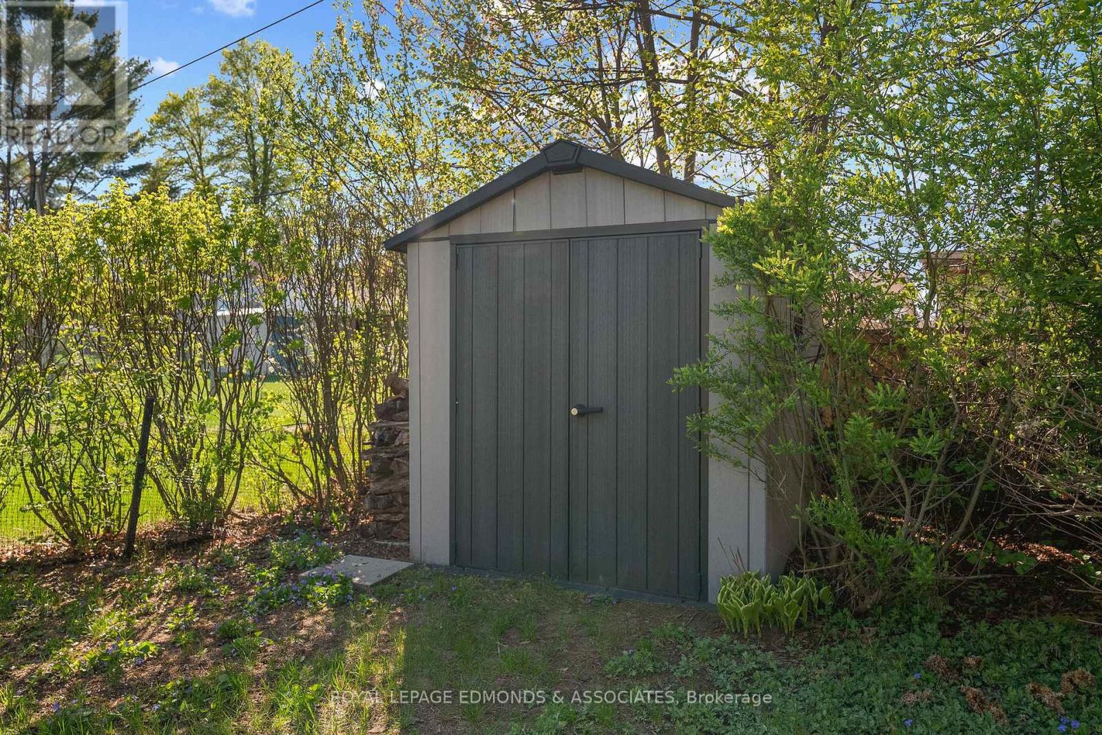 5 LASALLE DRIVE - Image 45