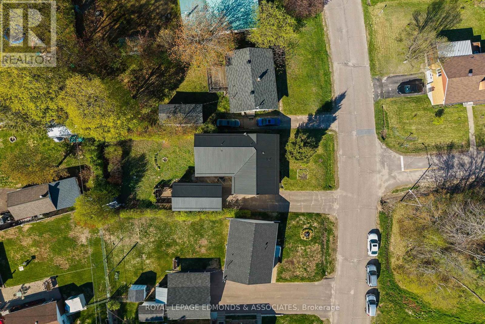 5 LASALLE DRIVE - 46
