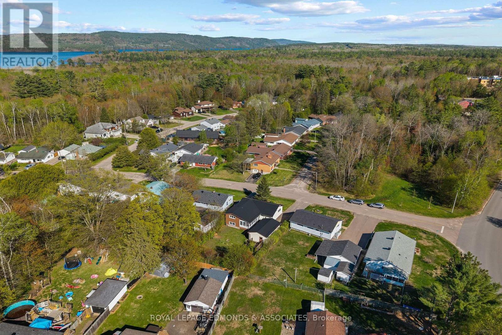 5 LASALLE DRIVE - Image 48