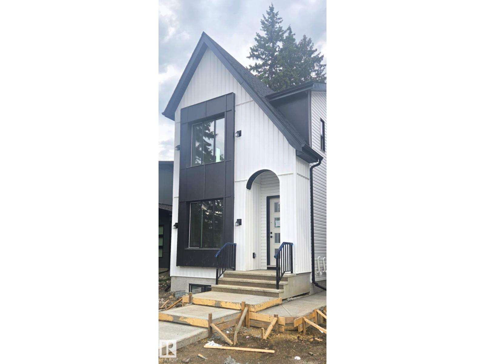 14610 85 AV NW, Edmonton, Alberta, T5R3Z4