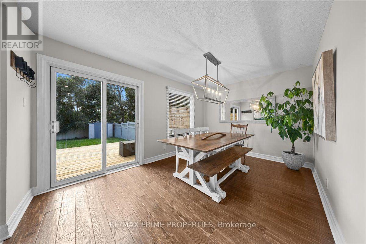 78 FIELDGATE DRIVE - 18