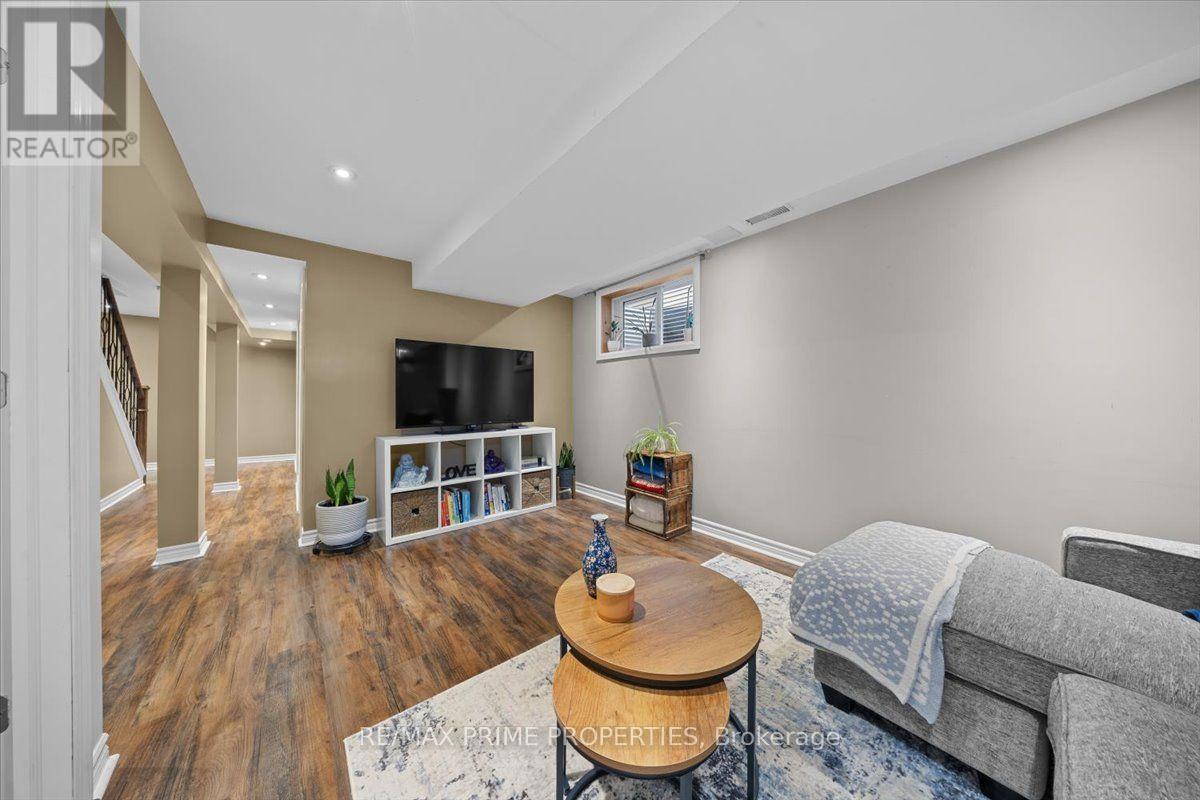 78 FIELDGATE DRIVE - 37