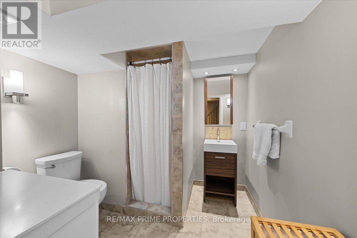 78 FIELDGATE DRIVE - 41