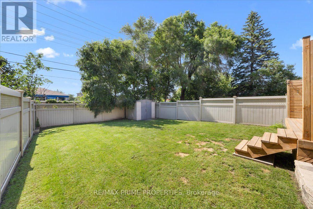 78 FIELDGATE DRIVE - 43