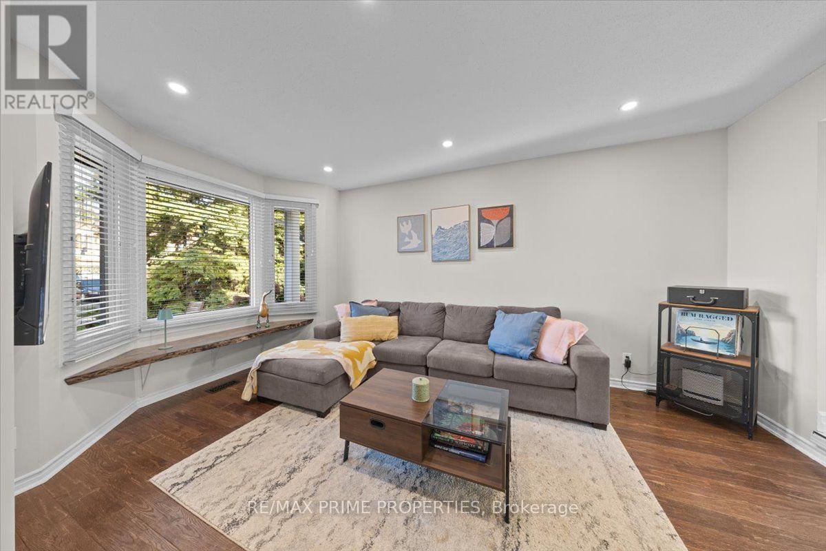 78 FIELDGATE DRIVE - 5