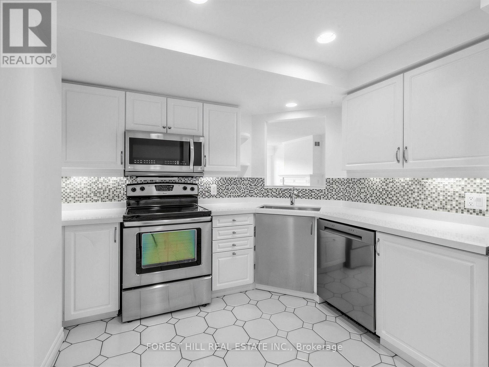 #302 1818 BAYVIEW AVENUE - 8
