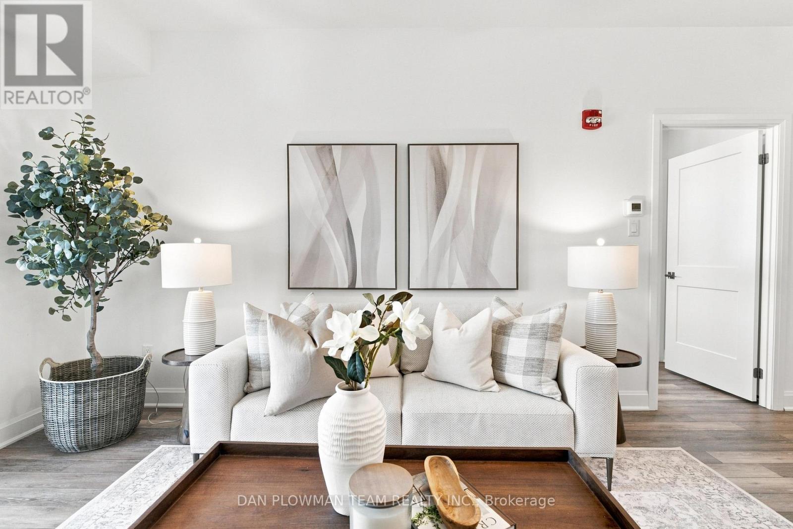 #424 50 LAKEBREEZE DRIVE - Image 10