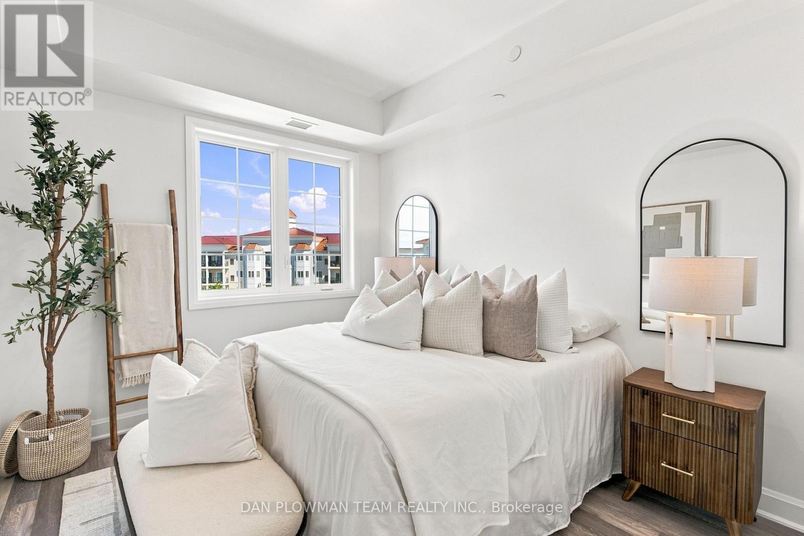 #424 50 LAKEBREEZE DRIVE - Image 11