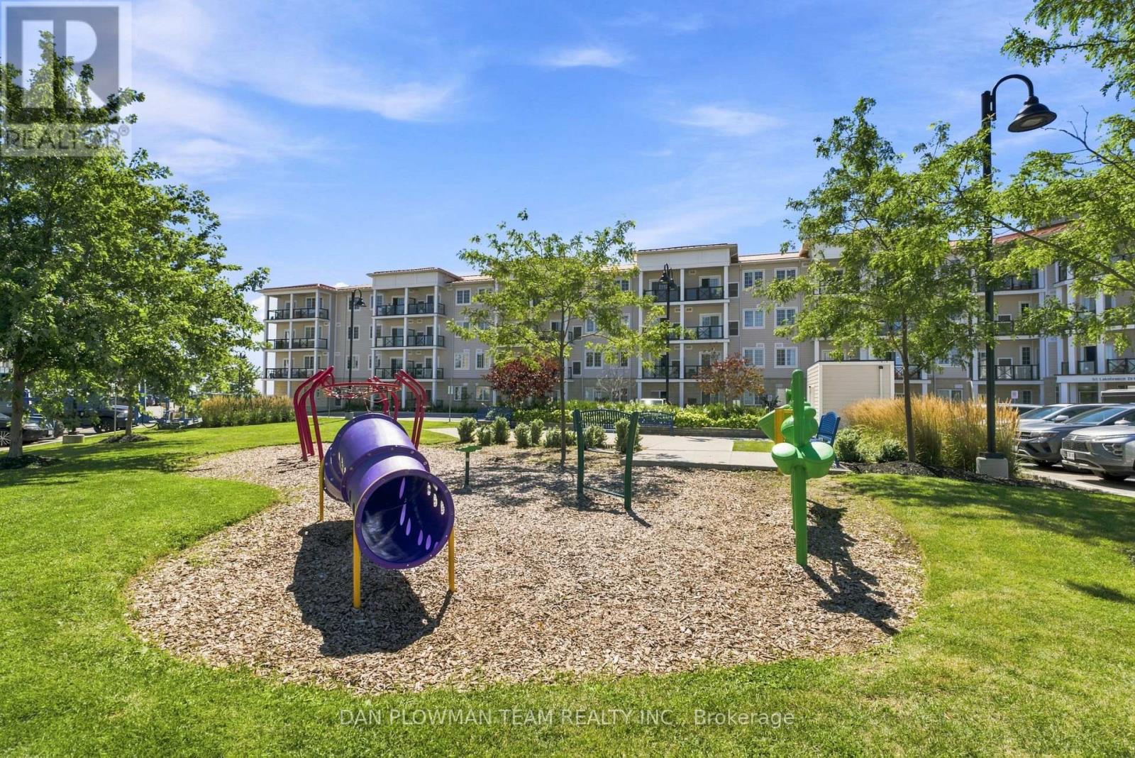#424 50 LAKEBREEZE DRIVE - Image 21