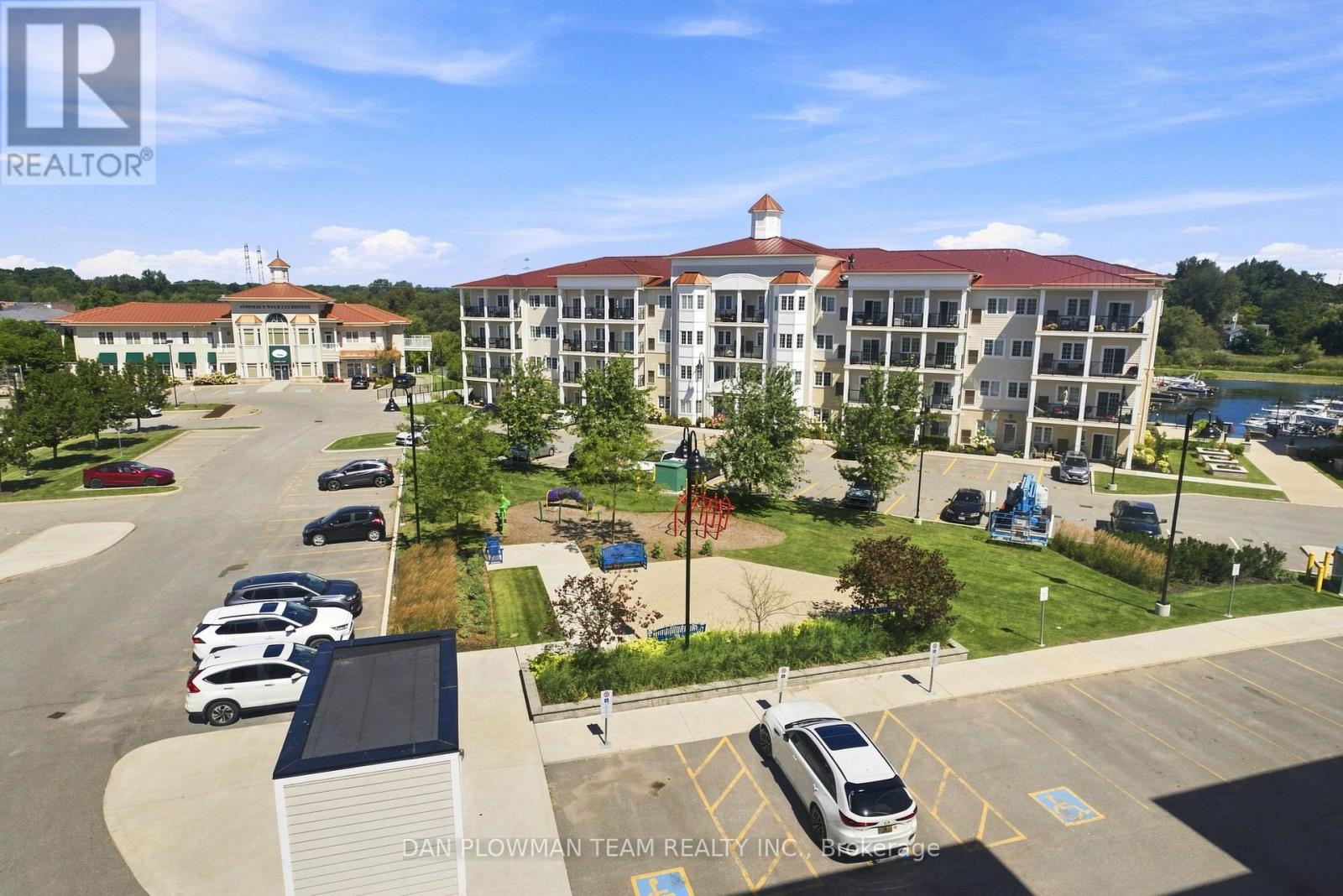 #424 50 LAKEBREEZE DRIVE - Image 22