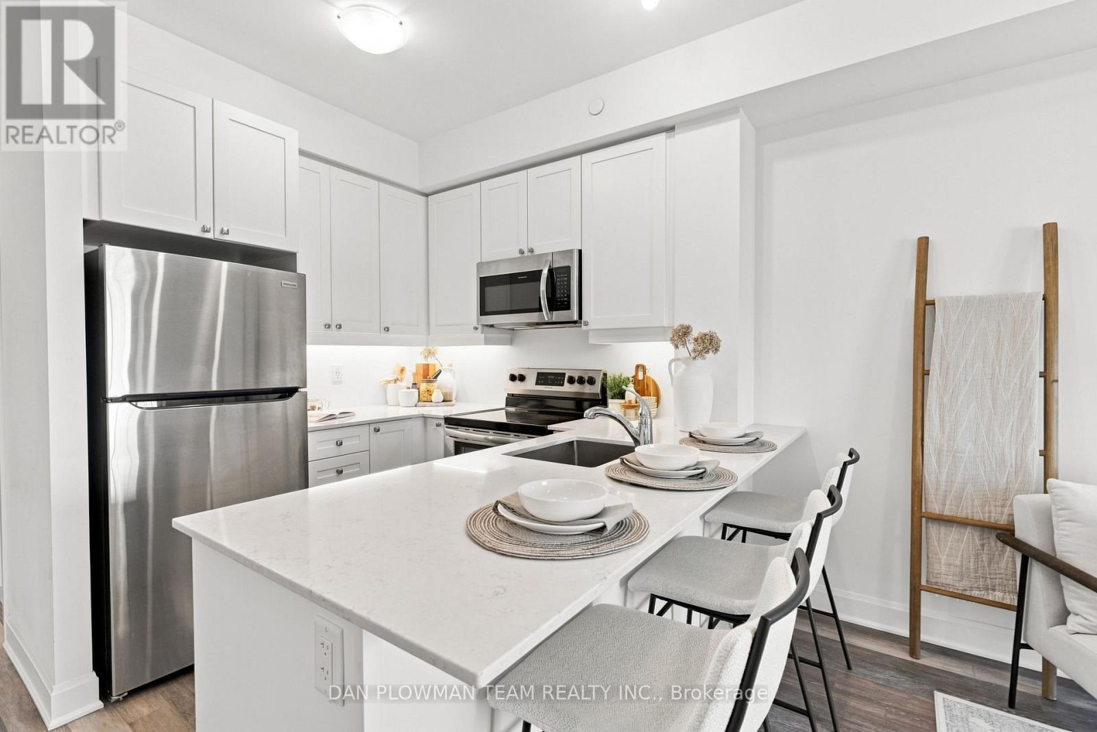 #424 50 LAKEBREEZE DRIVE - Image 3