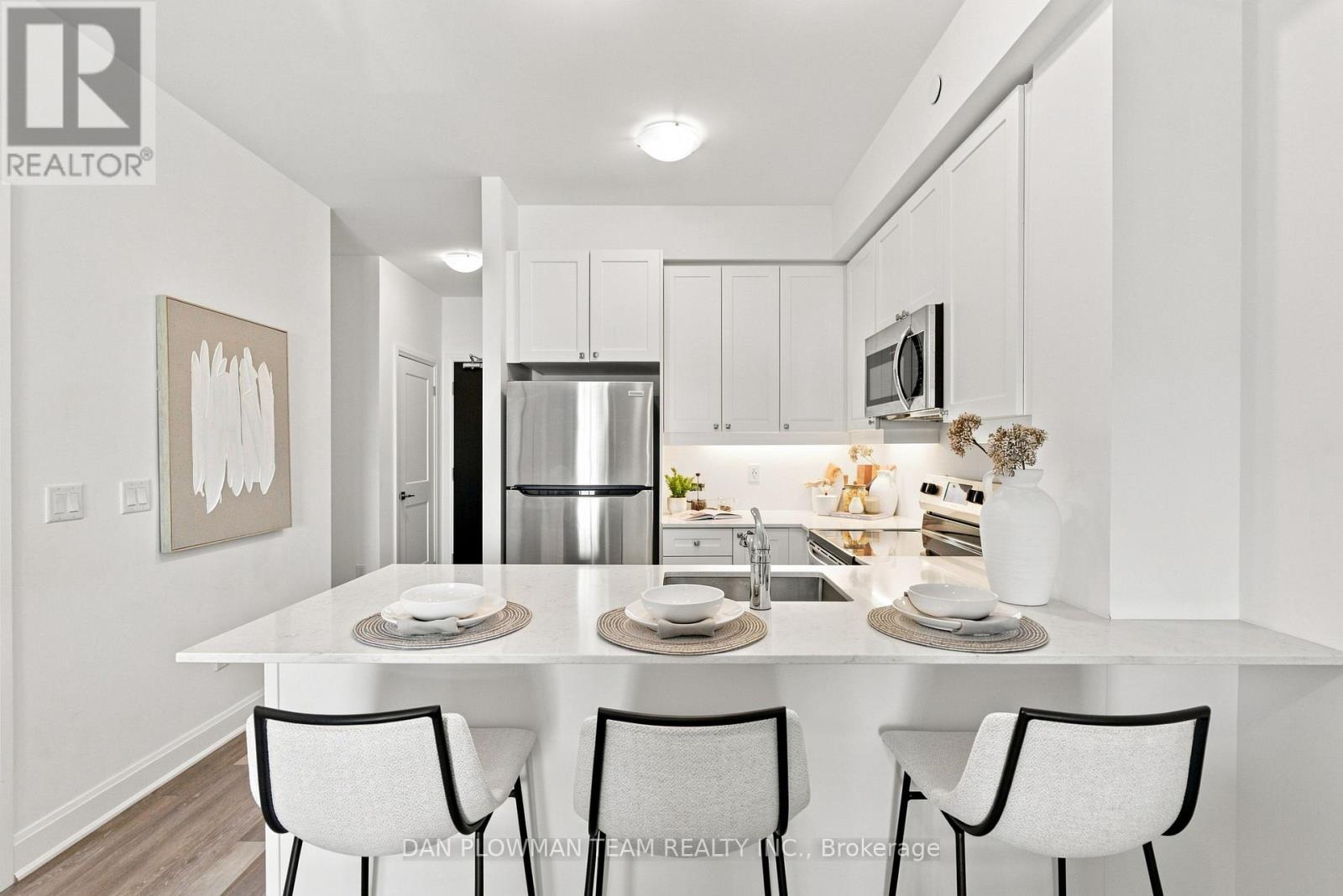 #424 50 LAKEBREEZE DRIVE - Image 4