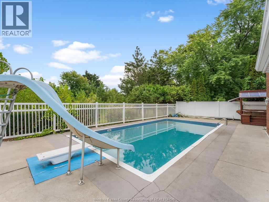 1838 SEACLIFF DRIVE - Image 40