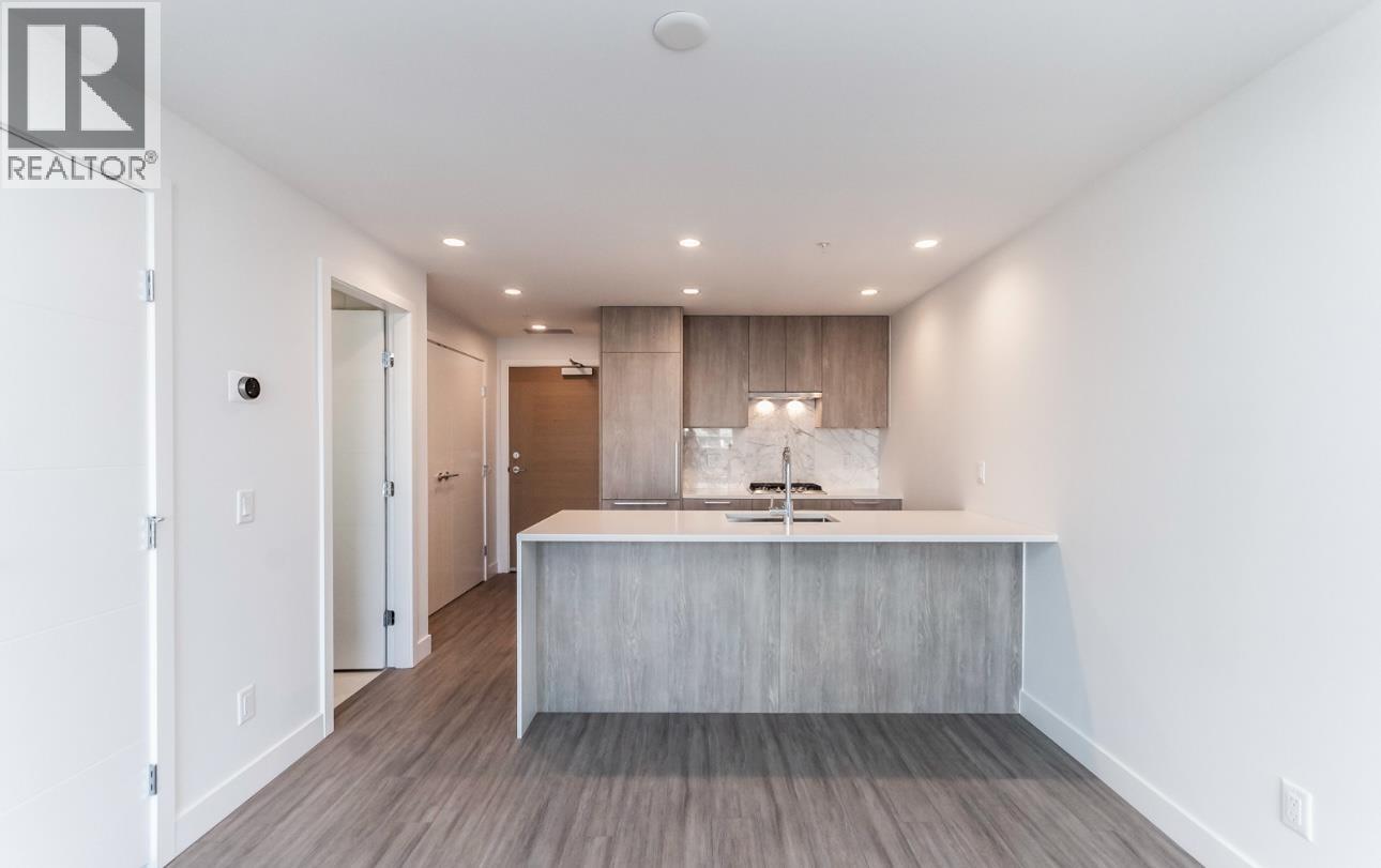 6398 SILVER Avenue, Burnaby, British Columbia, V5H0K7, Burnaby, British Columbia — photo 2 of 5