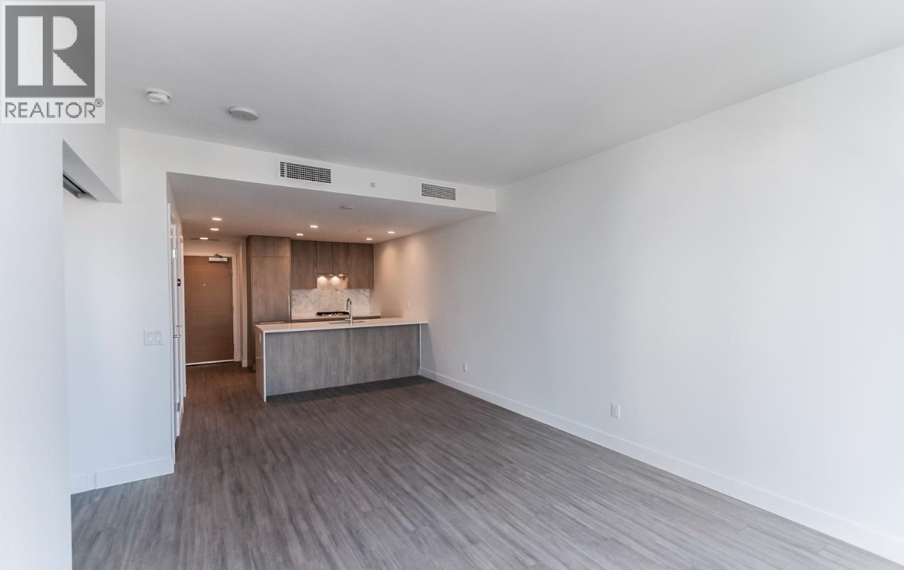 6398 SILVER Avenue, Burnaby, British Columbia, V5H0K7, Burnaby, British Columbia — photo 3 of 5