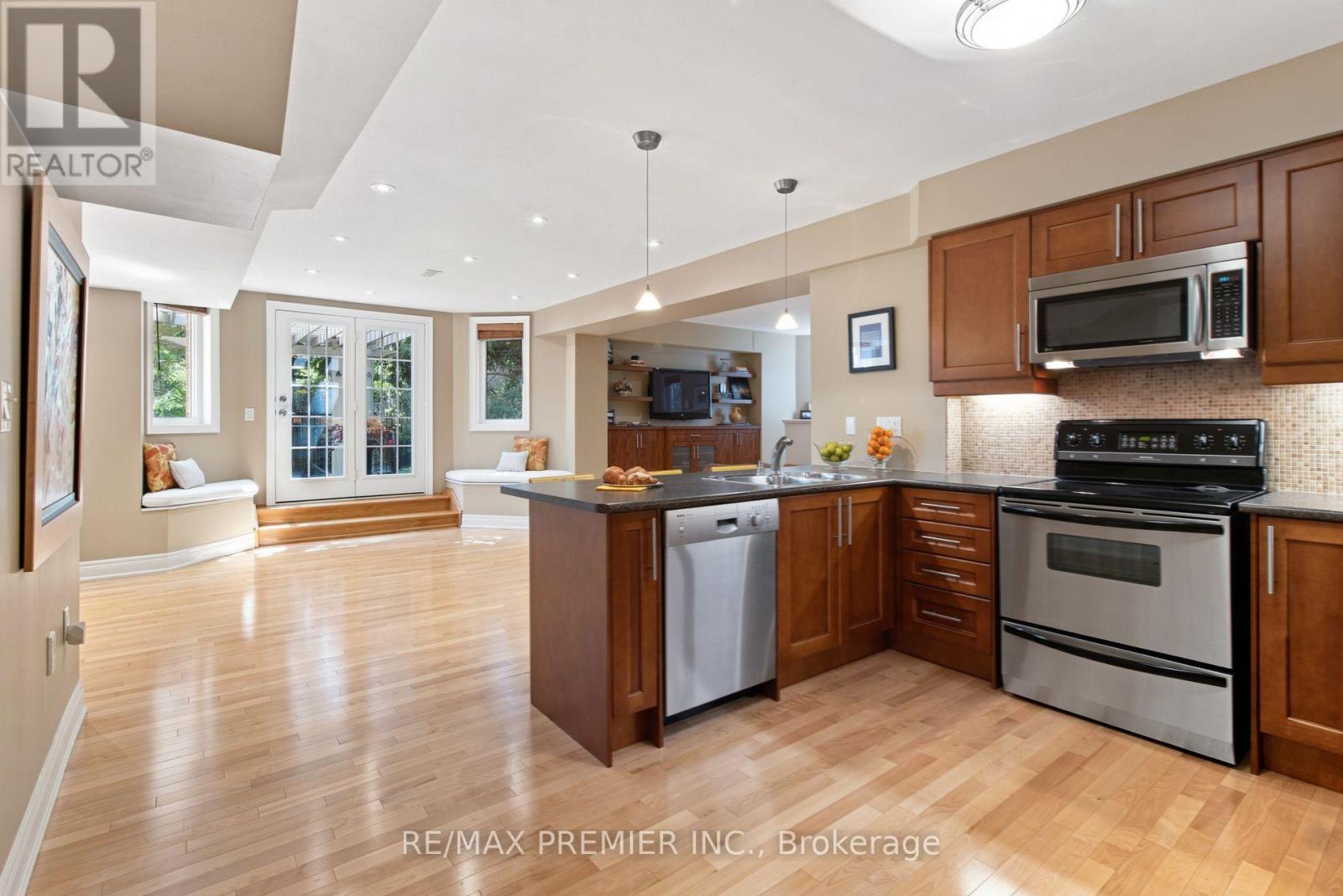 19 STOCKDALE CRESCENT - Image 36